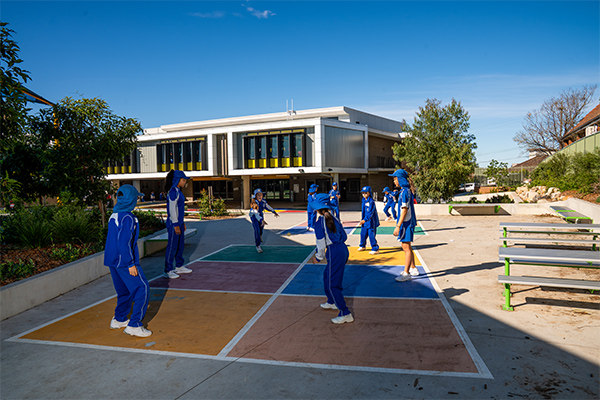 01-BeverlyHillsRCPS-facilities-hand-ball-court